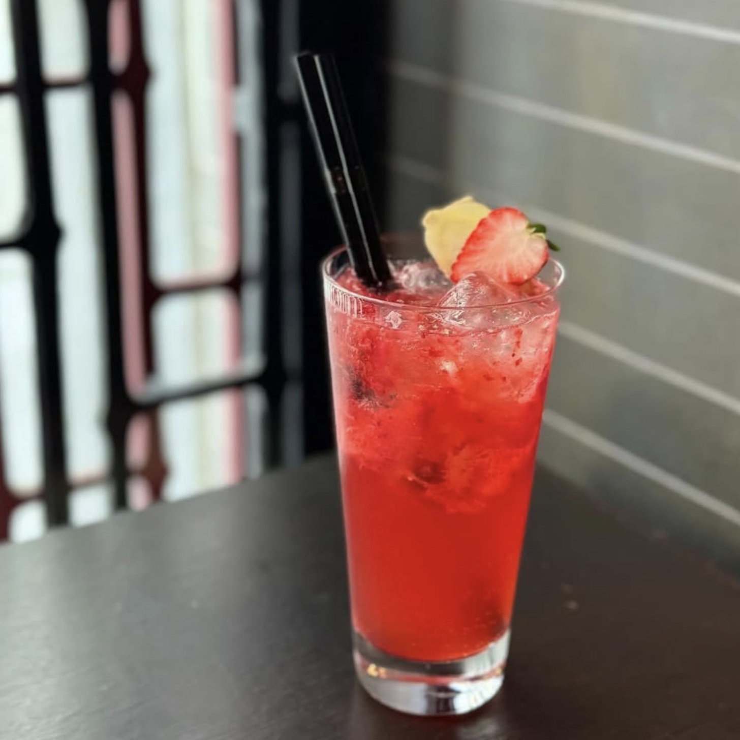Strawberry Ginger Fizz
